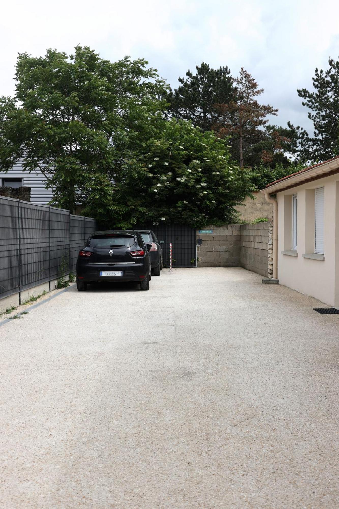 L'Equinoxe - Parking Prive - Zapart'Hotels Malesherbes Exterior photo